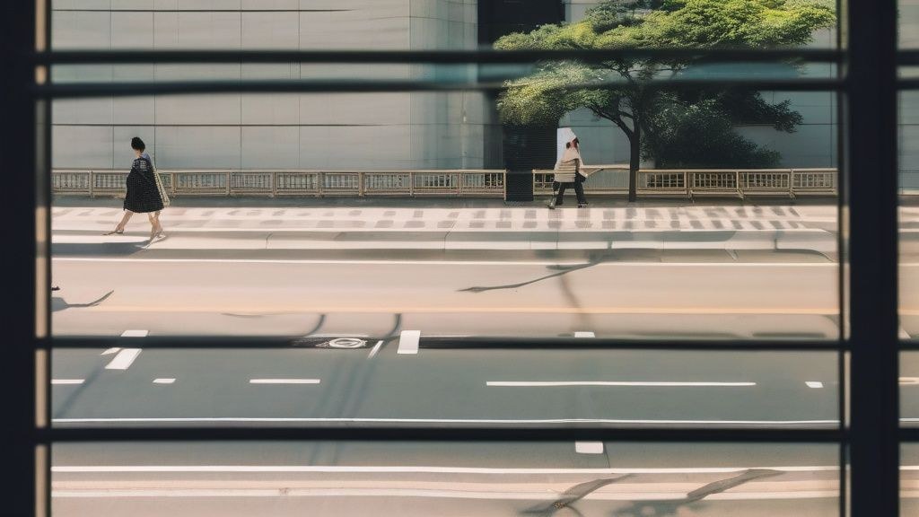 한국인 프리랜서 디자이너가 노트북으로 작업하는 모습